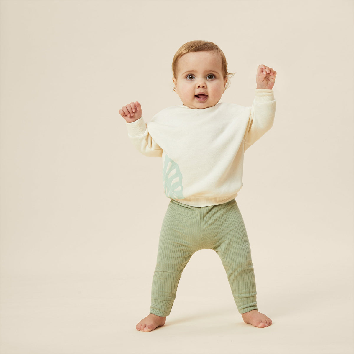 Botanical Oversized Sweatshirt & Ribbed Leggings Outfit
