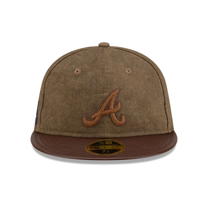 Pictured is this MLB Utility Linen Atlanta Braves Retro Crown 59FIFTY Fitted cap in open brown. 3