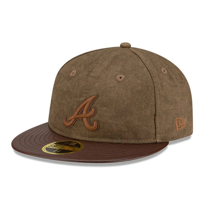 Pictured is this MLB Utility Linen Atlanta Braves Retro Crown 59FIFTY Fitted cap in open brown. 4
