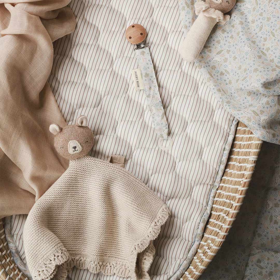 Avery Row Cuddle Cloth - Brown Bear