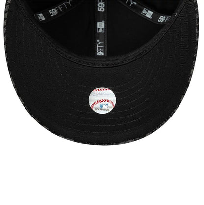 Pictured is this MLB Houndstooth Chicago White Sox Low Profile 59FIFTY Fitted cap in black. 7