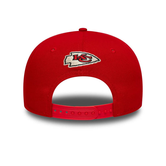 This is a Kansas City Chiefs Fear Of God x NFL Red Retro Crown 9FIFTY Adjustable Cap 3