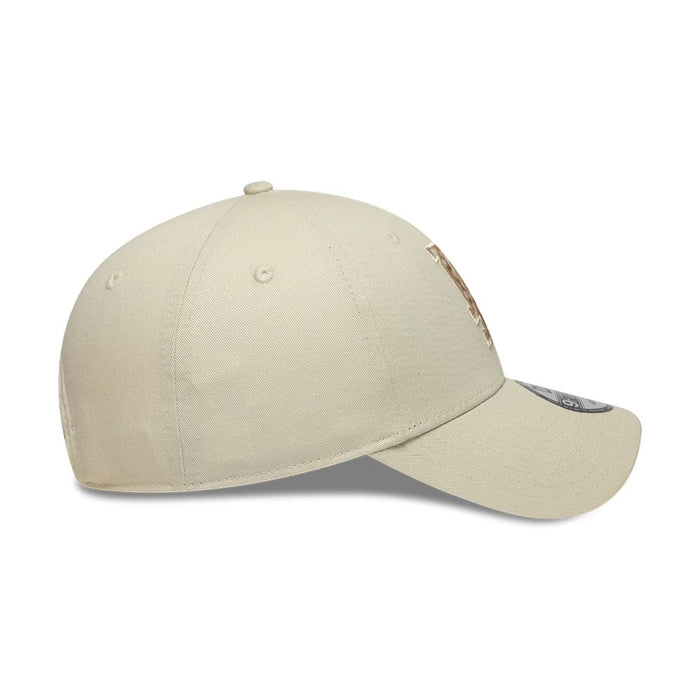 This is a LA Dodgers Animal Print Cream 9FORTY Adjustable Cap 5