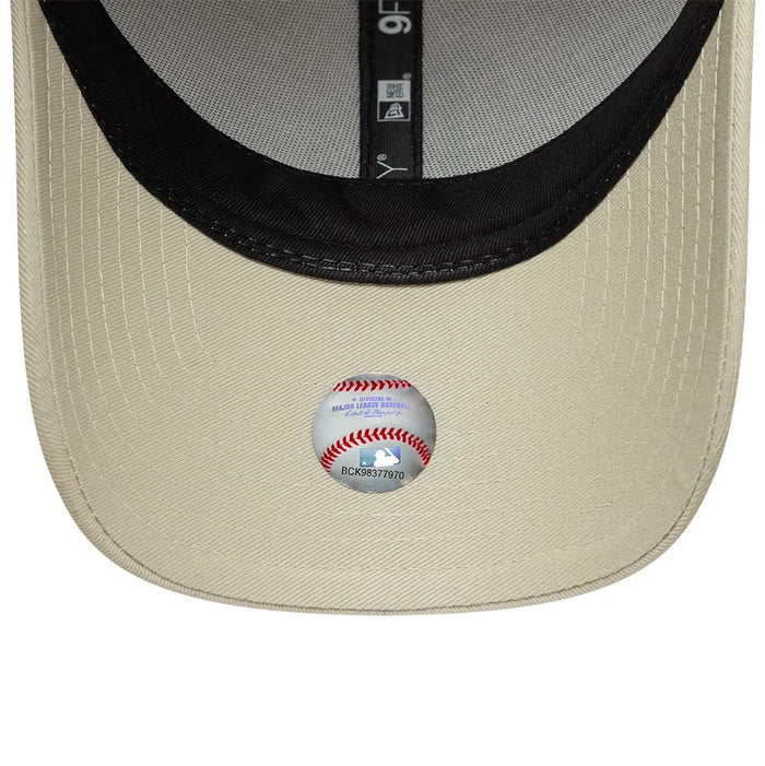 This is a LA Dodgers Animal Print Cream 9FORTY Adjustable Cap 7