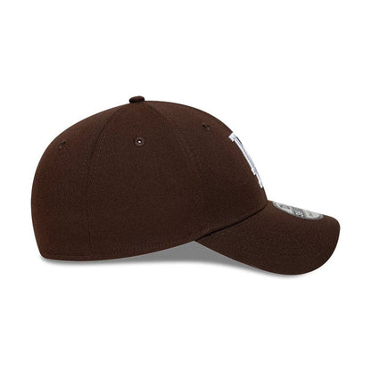 This is a LA Dodgers MLB Dark Brown 39THIRTY Stretch Fit Cap 5