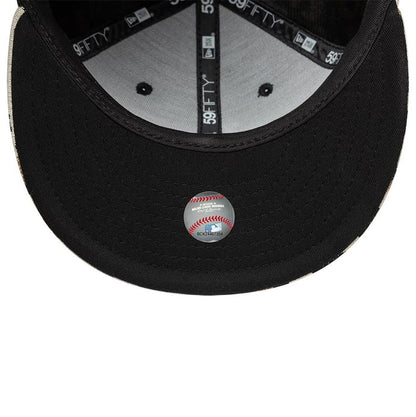 Pictured is this MLB Leopard LA Dodgers 59FIFTY Fitted cap in black. 2