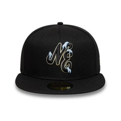 Pictured is this New Era Snow Icon 59FIFTY Fitted cap in black. 3
