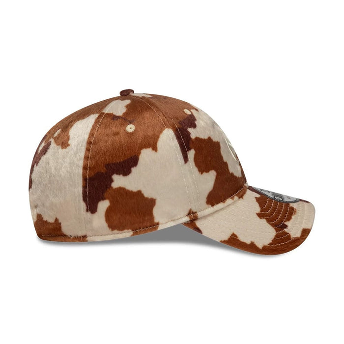 This is a New York Yankees Animal Print Brown 9TWENTY Adjustable Cap 5