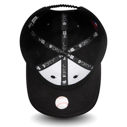 This is a New York Yankees Essential Infant Black 9FORTY Cap 3