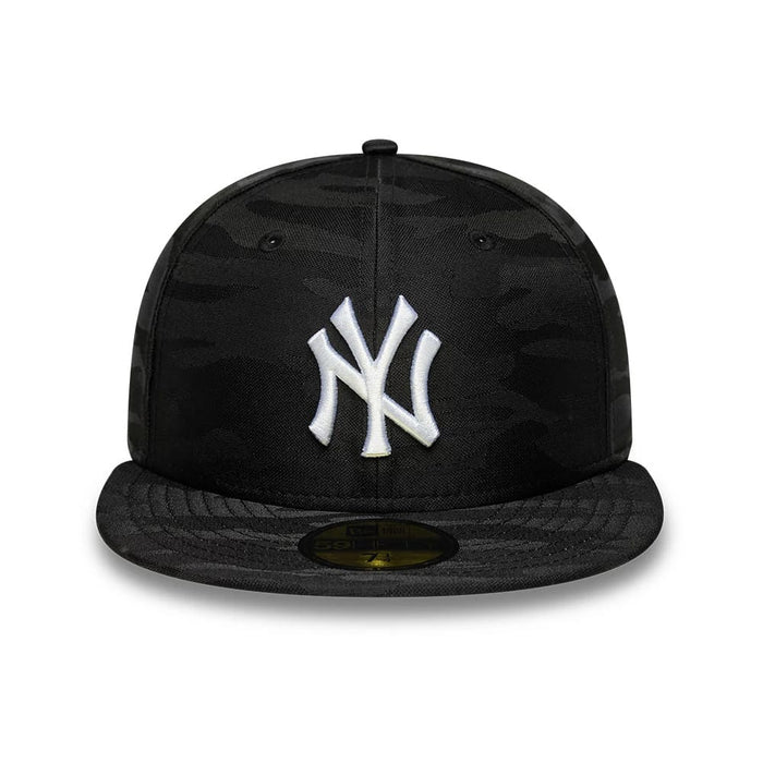 This is a New York Yankees MLB Black Camo 59FIFTY Fitted Cap 2