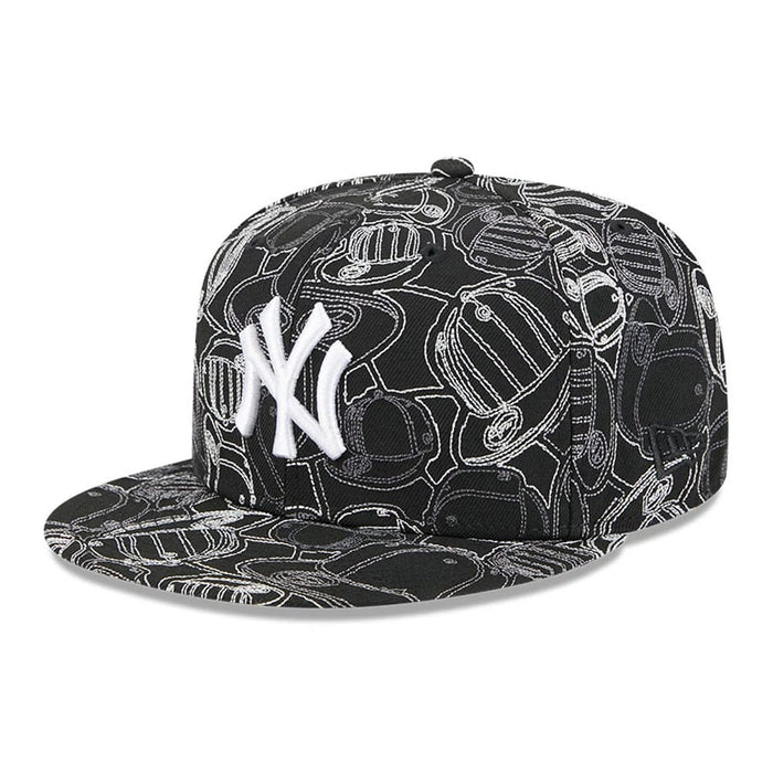 Pictured is this MLB Cap Scramble New York Yankees 59FIFTY Fitted cap in black. 1