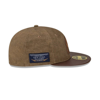 Pictured is this MLB Utility Linen New York Yankees Retro Crown 59FIFTY Fitted cap in open brown. 5