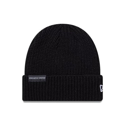 This is a Newcastle United FC Ribbed Black Cuff Knit Beanie Hat 1