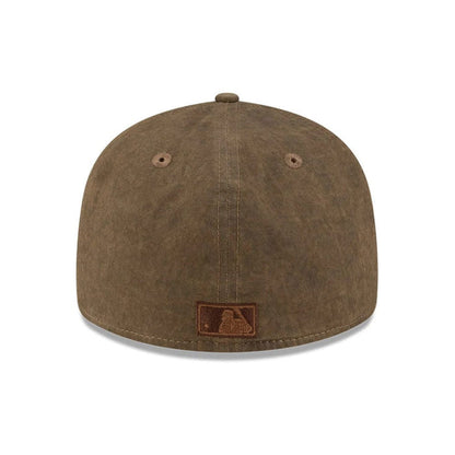 Pictured is this MLB Utility Linen San Francisco Giants Retro Crown 59FIFTY Fitted cap in open brown. 7